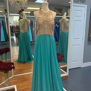 Plus Size Prom Dress Jade Size 18